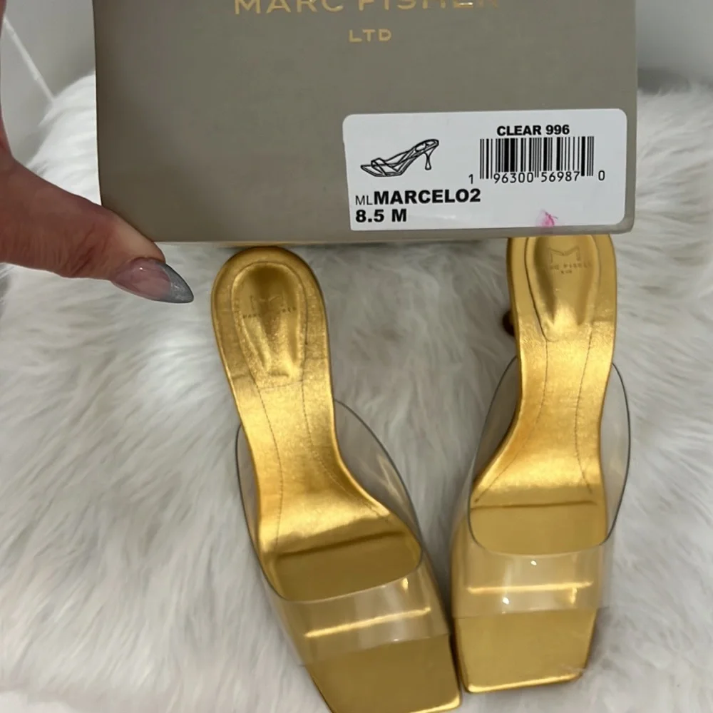 Marc fisher gold slip on brand new - Picture 8 of 9